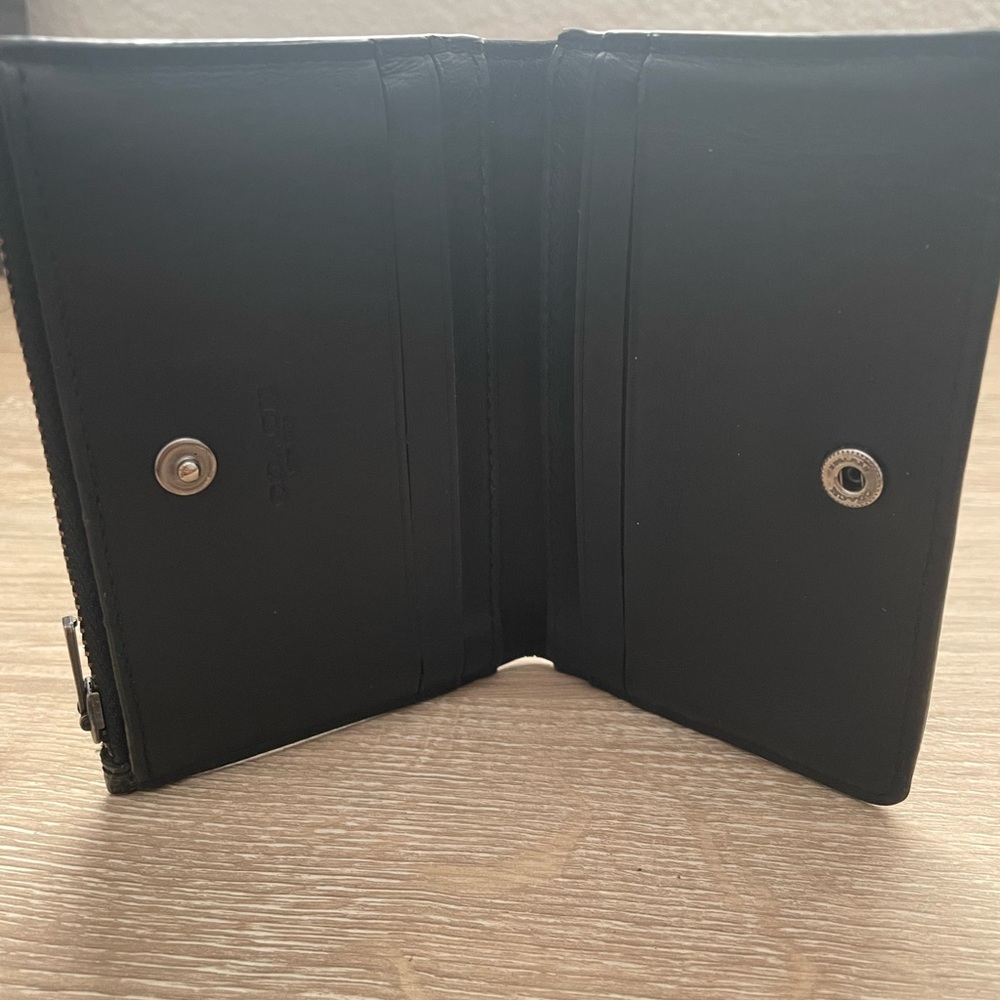 Coach retail wallet. - Picture 4 of 4